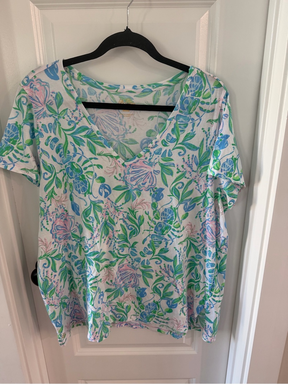 Lilly Pulitzer Meredith Tee in Just a Pinch - Picture 2 of 4